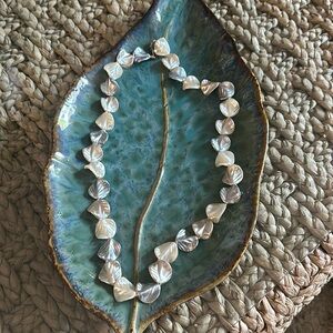 Women Vintage Multicolor Pearl Colored Shell Shaped Beaded Necklace Size 28”